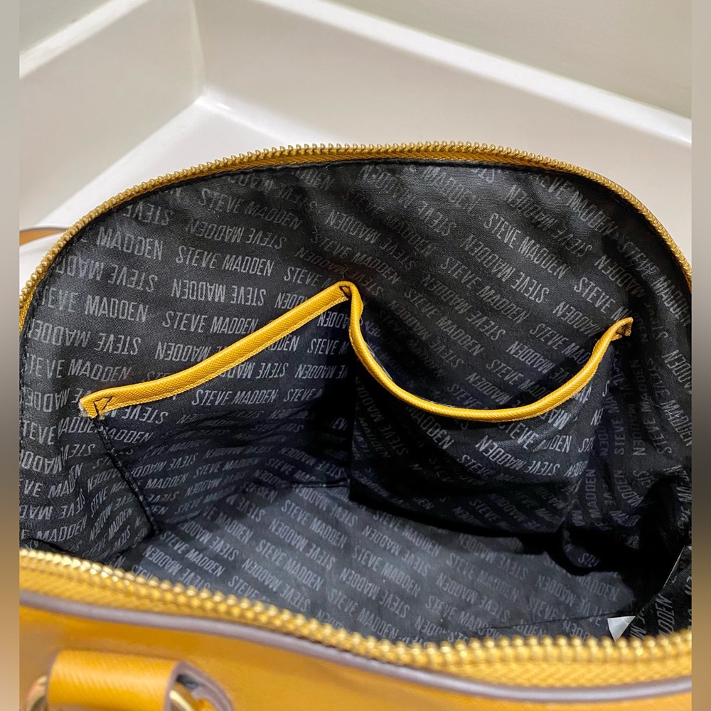 Steve Madden crossbody purse/handbag - Picture 6 of 7